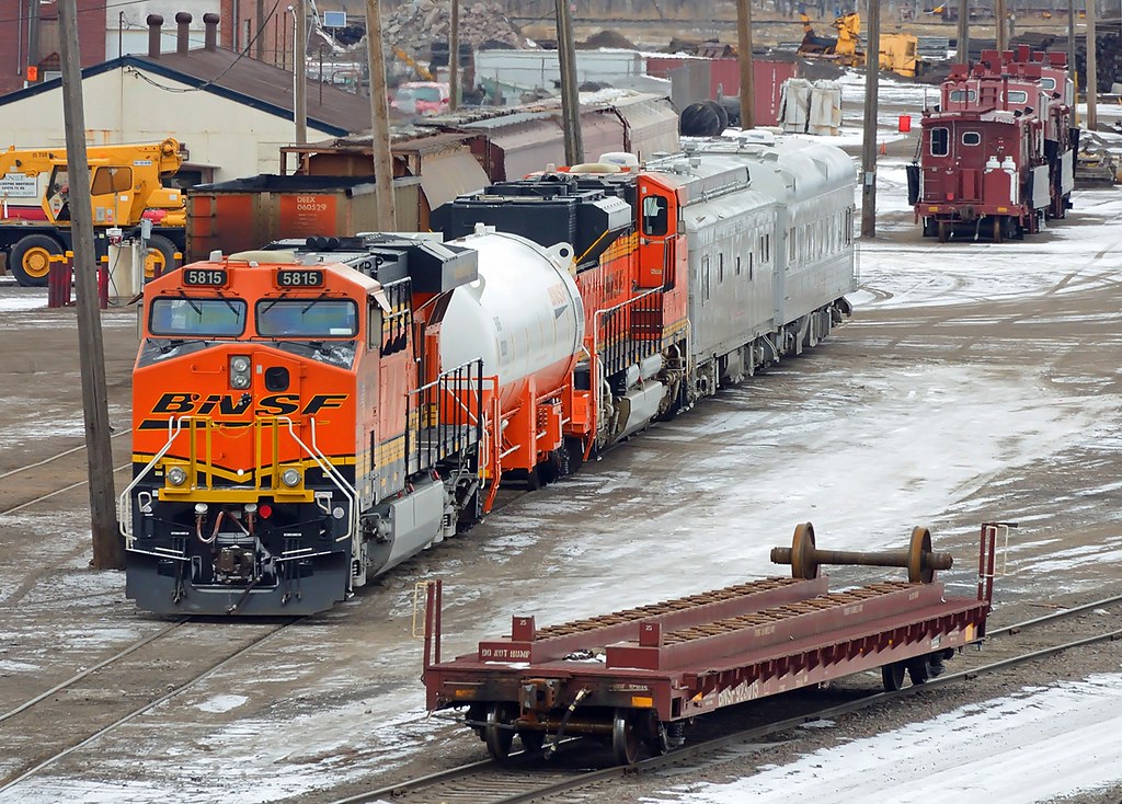 bnsf-lng-at-superior-bnsf-s-lng-test-set-was-parked-by-the-flickr