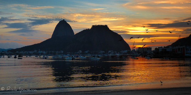 Happy New Day - Happy New Year - Botafogo Beach Feliz Ano Novo - Amanhecer na Praia de Botafogo Rio de Janeiro #Rio450anos #Rio450Years