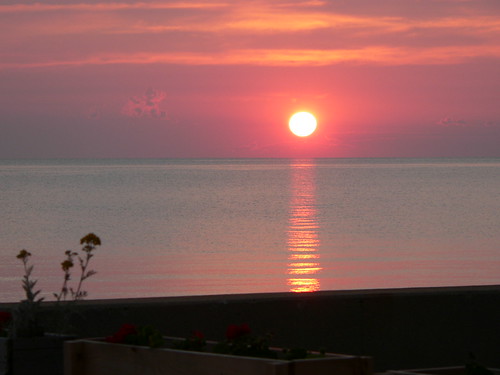 Sunset on Cape Cod bay: Eastham Kingsbury Beach | by lauranurzynski