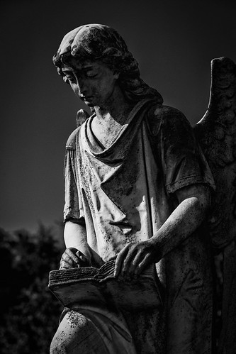 monument cemetery grave graveyard angel mississippi us memorial unitedstates tombstone gravestone natchez turning victims burialground natchezdrugcompanyexplosion