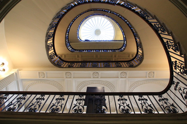 London Londres England Angleterre United Kingdom Royaume-Uni Grande-Bretagne : Spiral chaise Courtauld Gallery, escalier en spirale de la Galerie Courtauld, Wendeltreppe, escalera de caracol