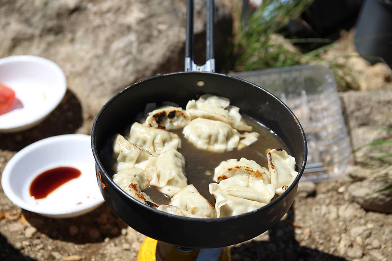 燧ヶ岳で餃子を焼く