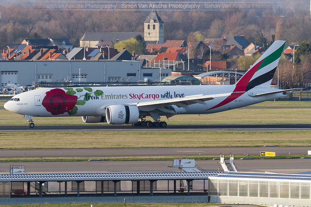 Emirates Skycargo B777L A6-EFL runway 25R Brussels Airport