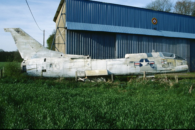 F8 A CRUSADER 143719 Vannes avril 2004