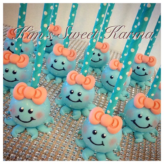 Under the sea, octopus cake pops.
