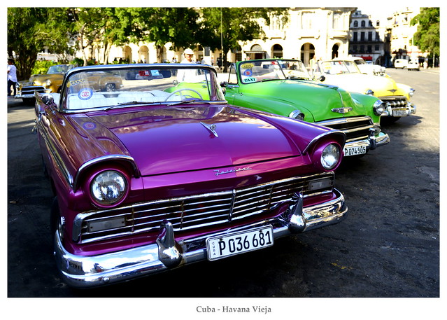 Oldtimers in Havana Vieja