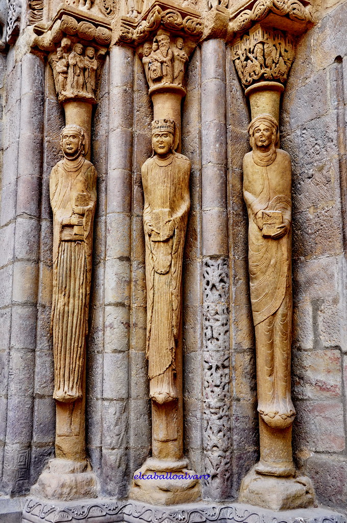 466 - Columnas Portada - Iglesia Santa María la Real - Sangüesa (Navarra) - Spain.