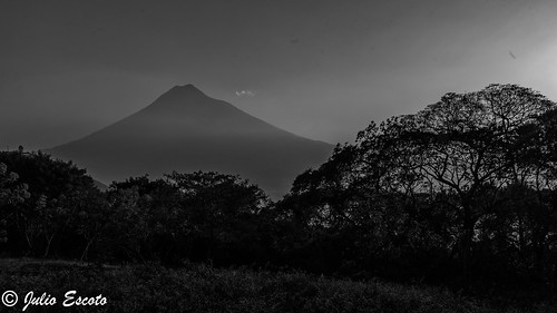 sunset bw naturaleza blancoynegro nature landscape atardecer volcano guatemala paisaje bn volcan