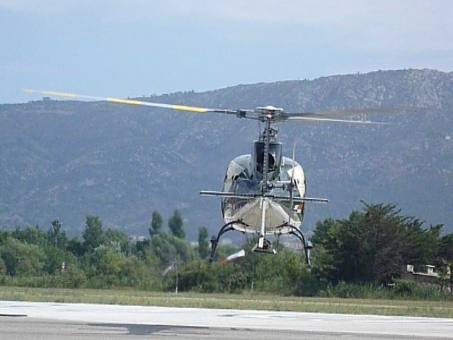 Eurocopter Ecureuil en el aerodromo de Empuriabrava