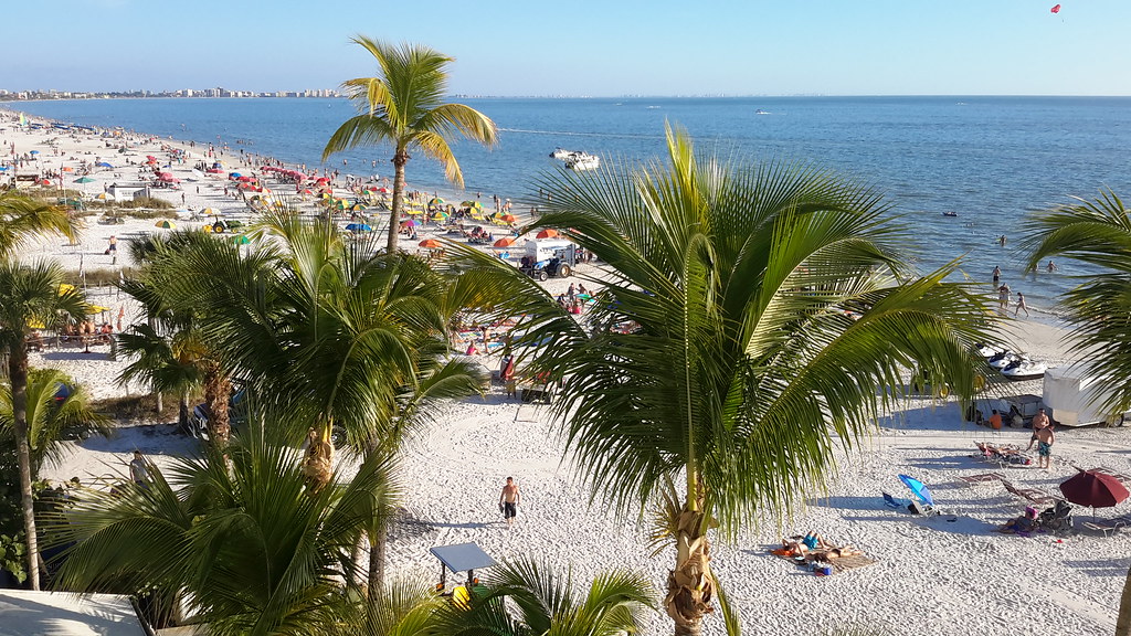 It's just another beach day in Ft. Myers...