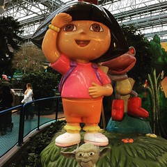 Yoda meets Dora at Mall of America