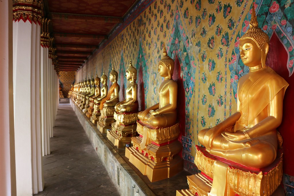 Bangkok street food and city temples