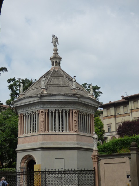 Upper City - Bergamo - Piazza Duomo - Battistero