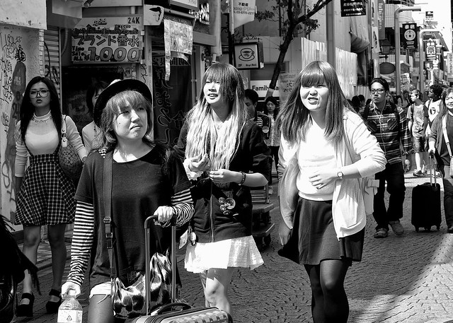 Harajuku Girls Shopping