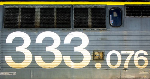 RENFE 333-076 number Pontevedra 100405 | by dlc456