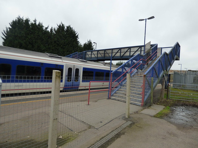Hatton Station - Chiltern Railways 165023