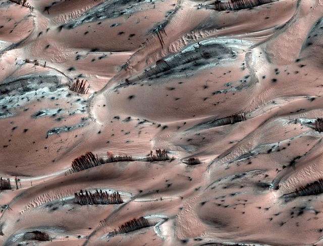 Eerie Tendrils on Mars 2