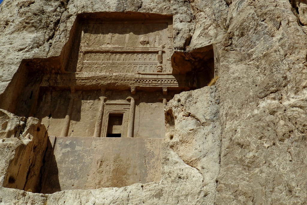 Tumba de Darío II necrópolis de Reyes aqueménidas Naqsh-e Rostam Irán 02