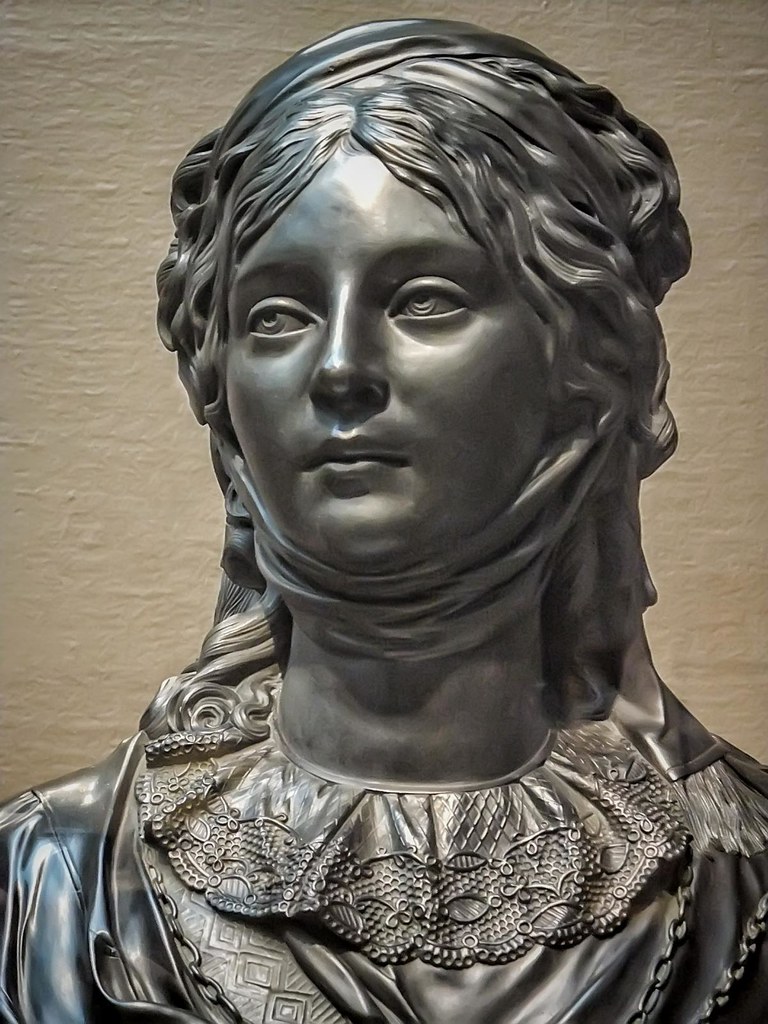 14 cm Bust Queen Louise of Prussia 