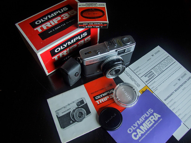 Olympus Trip 35 chrome button  with original hard case & Paper box & CL Flash-7948