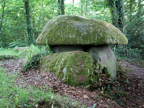 france bretagne morbihan dolmen lorient guidel lesvariel