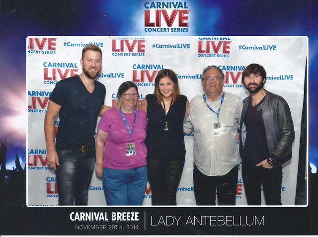241- Cathy and Harold with Lady Antebellum at meet and greet