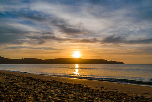 uminabeach sunrise nature dawn mountains nswcentralcoast newsouthwales clouds nsw beach australia centralcoastnsw umina outdoors photography seascape oceanbeach waterscape landscape sky water sea