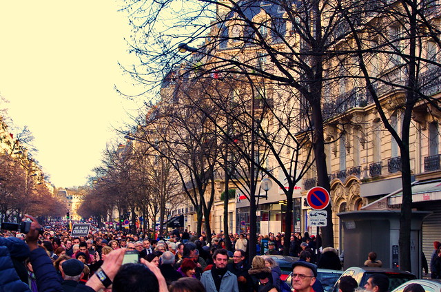 Paris janvier 2015 - 21 -  the March Je suis Charlie on sunday january 11th avenue de la République