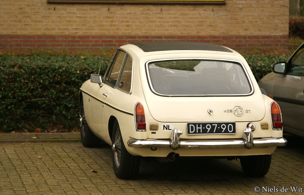 Image of 1969 MG B GT