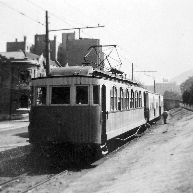 Tren ferrocarril Llanos del Maipo en Parque Bustamante 1950
