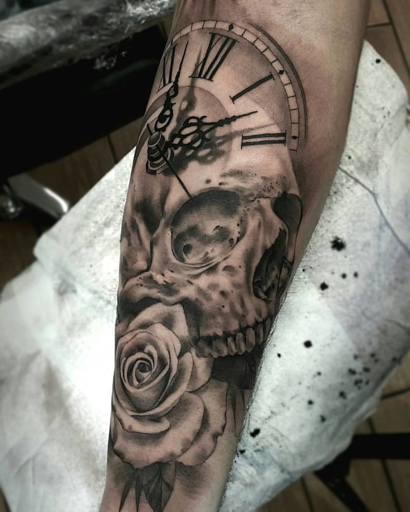 Skull  clock  Skull tattoo design Skull sleeve tattoos Skull tattoo