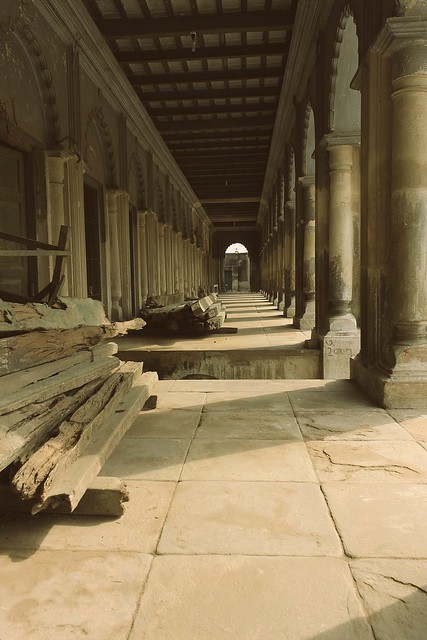 Passage in Bandel Imambara