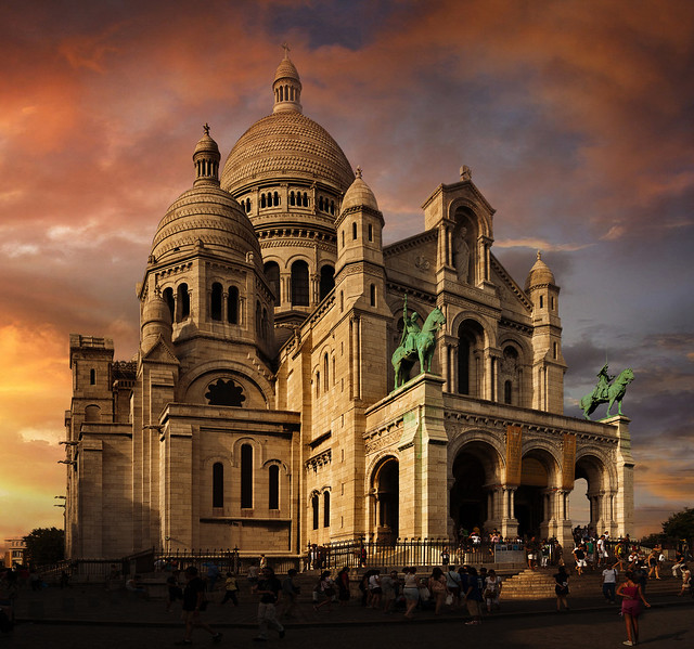 Sacre Coeur (Basilica of the Sacred Heart of Paris), Paris, France :: HDR