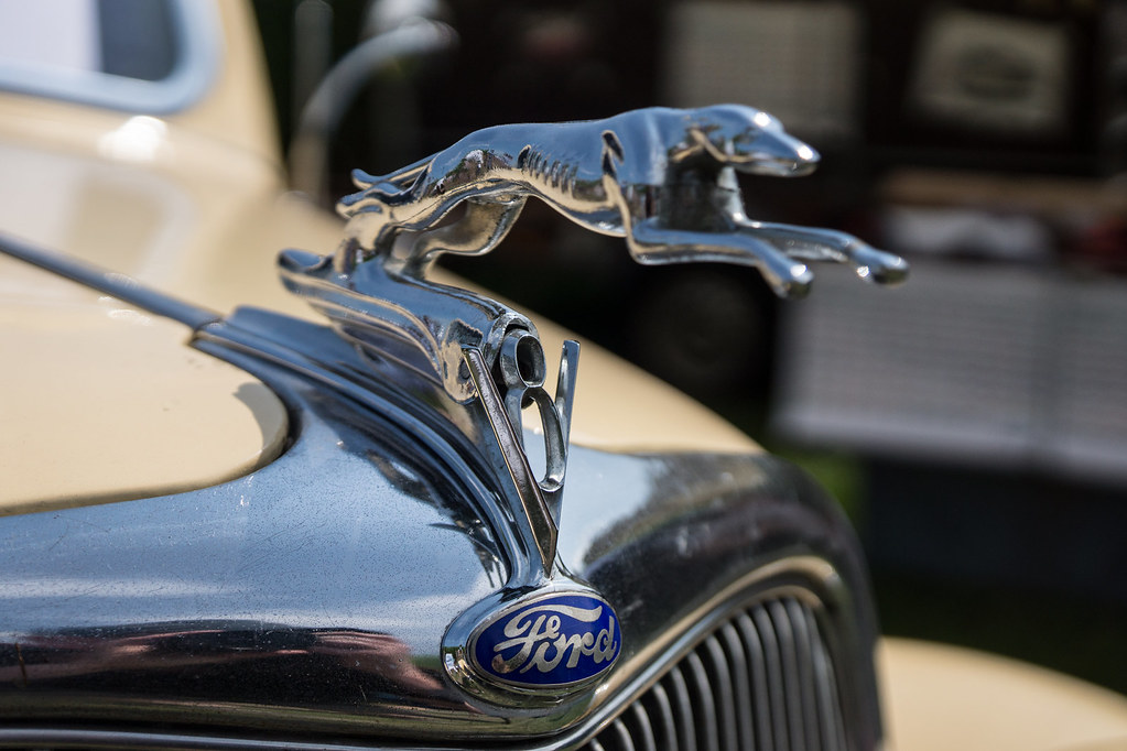 Ford V8 Kühlerfigur Hund, Schloss Dyck Classic Days 2014