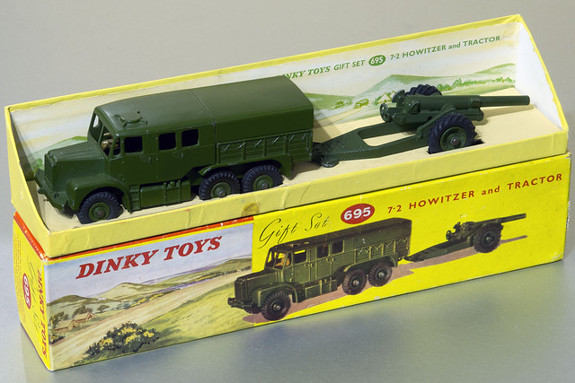 Dinky Toys No 695 7.2