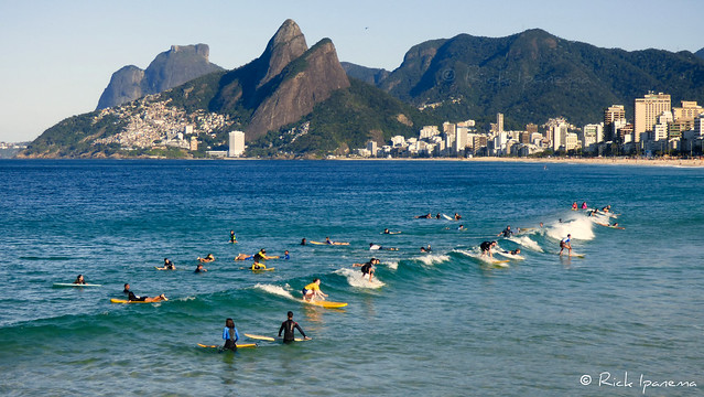 Escolinha de Surf - Praia de Ipanema - Rio de Janeiro Surfing School - Ipanema Beach - Rio 2016 - Rio 450 #Rio2016 #IpanemaBeach #RiodeJaneiro #Ipanema