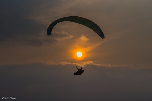 sunset taiwan 南投 夕陽 paragliding puli 埔里 虎頭山 nantou 飛行傘 sigma70300mm tigerheadmountain sonya99