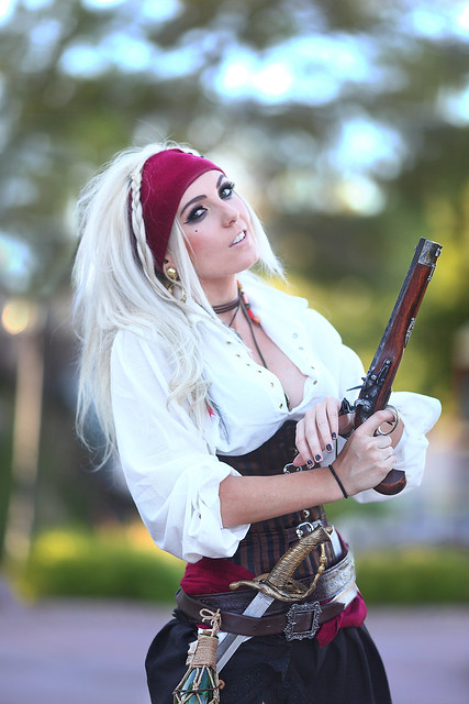 Jessica Nigri Sexy Pirate Maid of Honor!