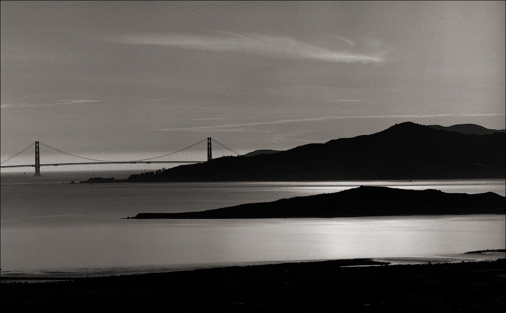 Golden Gate Bridge, Angel Island, Brooks Island from El Cerrito hillside park Hasselblad500CM 250f5-6 Sonnar-chrome IflrodFP4plus D-76 stock 5min45sec 22C 30secAg3x 2014-11 VSmac 9000 Scan-141124-0003 cr
