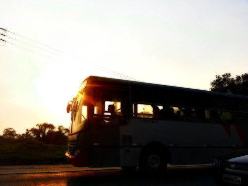 motivational by Rodrigo Alceu Baliza, road sunset sky people sun bus home car goinghome asphalt fernãodias br381