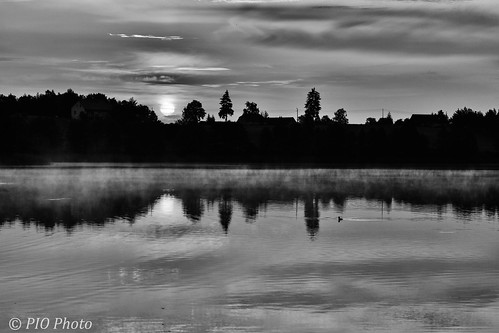 gryźliny sunrise lake water blackandwhite 1k landscape outdoor serene orientationl