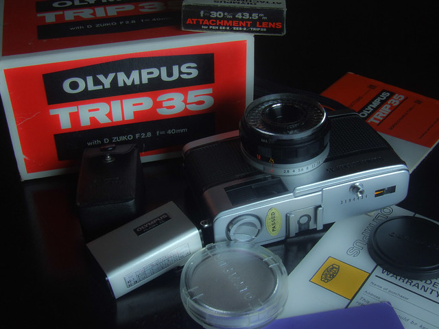 Olympus Trip 35 chrome button  with original hard case & Paper box & CL Flash-7954