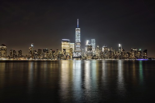 Manhattan by night. Sony a7rii, fe 28mm | by Tbui15