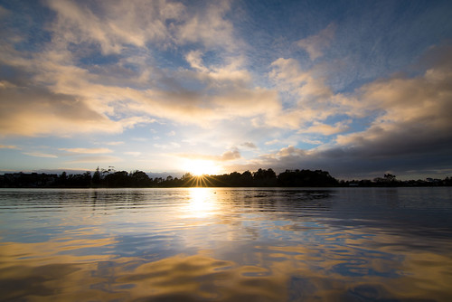 dawn hamilton newzealand lake waikato sunrise cloudy