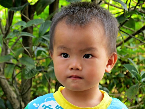 china street travel portrait people cute face children geotagged kid child candid young culture clothes kind ethnic minority enfant guangxi ethnology 2014 travelphotography sanjiang travelportrait geomapped minorité minderheid lindadevolder picmonkey:app=editor