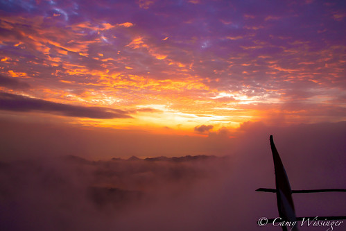 bali sunrise indonesia foggy mount vulcano batur