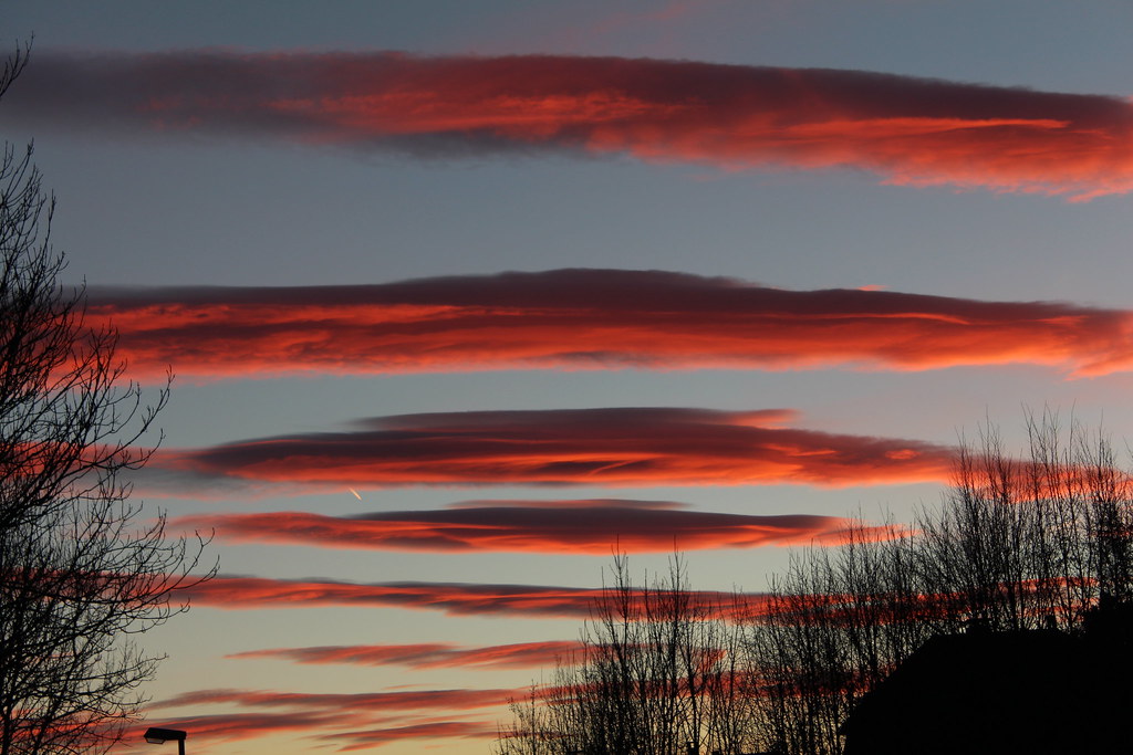 Altocumulus lenticularis translucidus