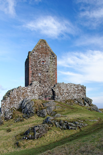 Smailholm Tower by digithill, Smailholm Tower is a peel tower at Smailholm, around five miles west of Kelso in the Scottish Border
