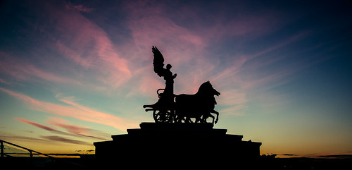 sunset rome monument canon 28mm quadriga chariot 24105 monumenttothefatherland grantmorris grantmorrisphotography