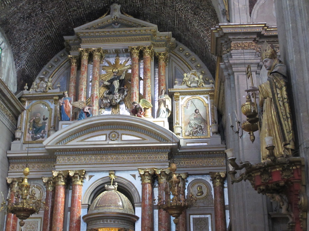 Main altar detail, Iglesia de Santo Domingo, Mexico City | Flickr